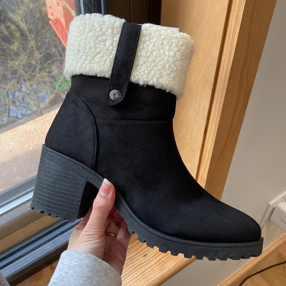 NWT Olivia Miller Sherpa Lined Boots sz 7